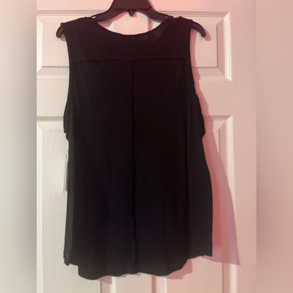 black tank top - Picture 2 of 3